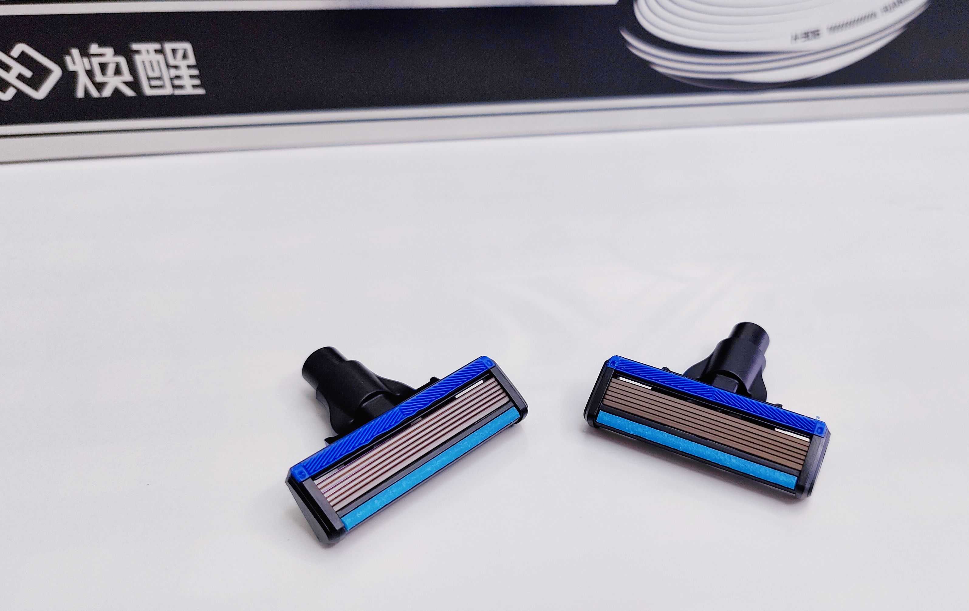 年轻人圆筒型剃须刀推荐,磁吸式男士剃须刀