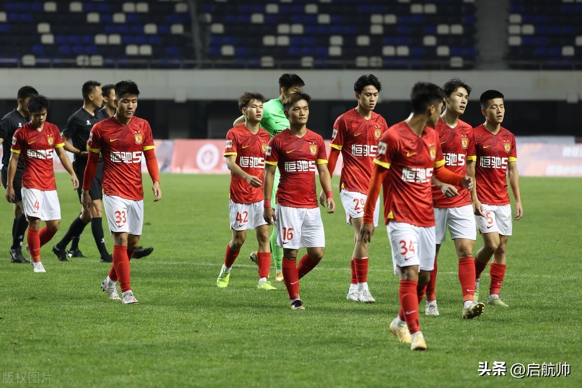 14年恩怨？广州队10比0南京有有，如今2比3南京城市现场球迷骂街