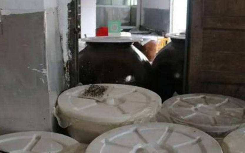 一夜蒸发数亿人民币,康师傅变成“糠师傅”,严钦武后悔已晚