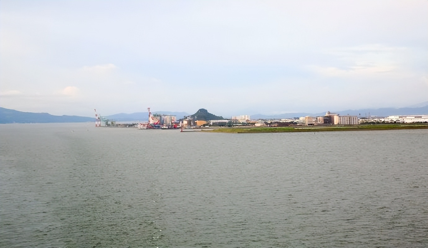 带孙女出去看世界,带着孙女看世界