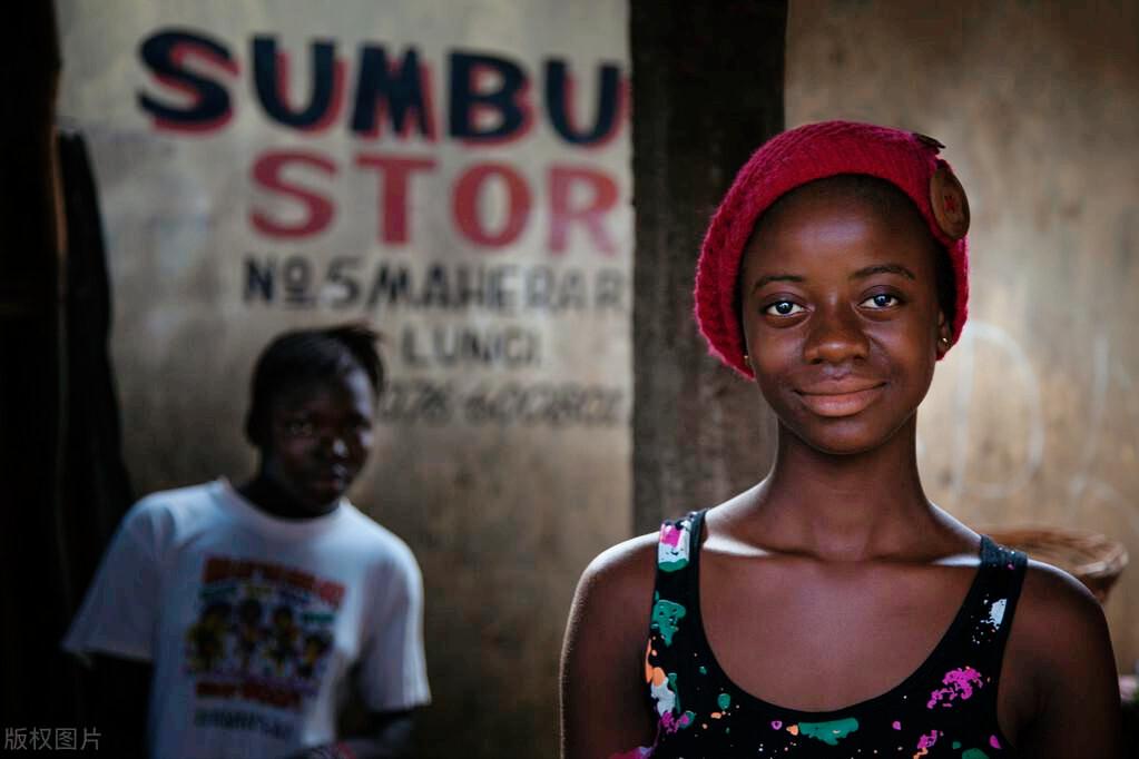 船到丹麦船员体会当地人的生活,去塞拉利昂