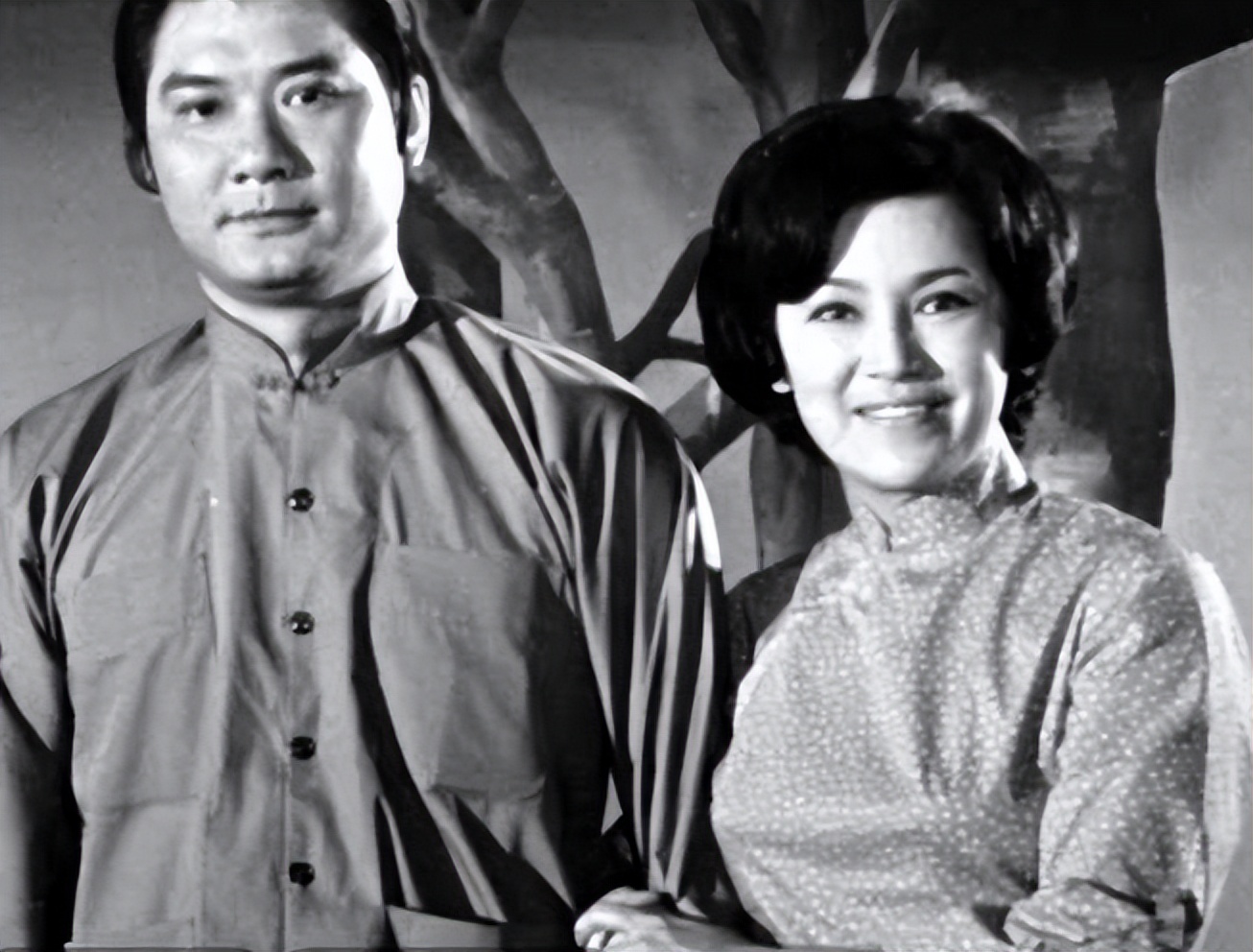 你回来吧李香琴谭炳文年轻时候,游龙戏凤谭炳文李香琴电视剧片段