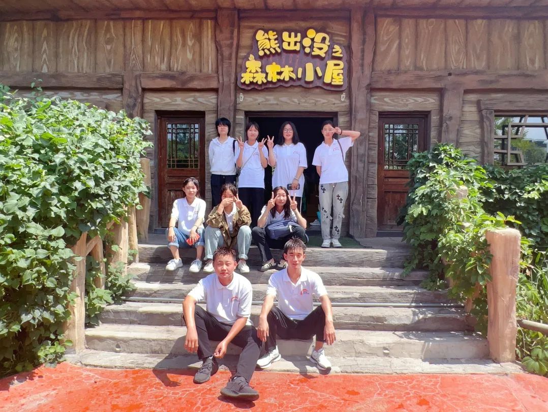 畅游方特,放飞梦想!内蒙新东方第一届新生夏令营开营啦~