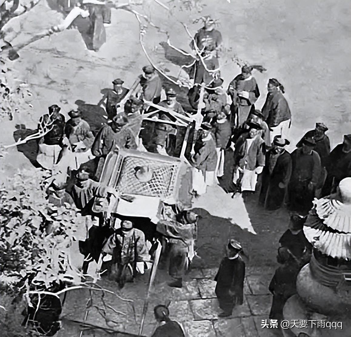 纳粹德国屠杀犹太女人,变态纳粹