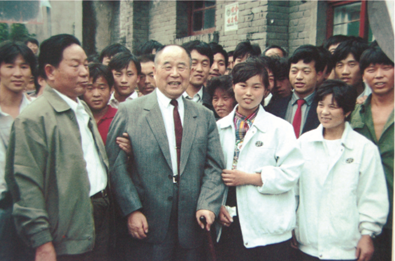 *德生李**女儿在美国怀孕，来电询问在哪里生孩子，将军回答非常果断