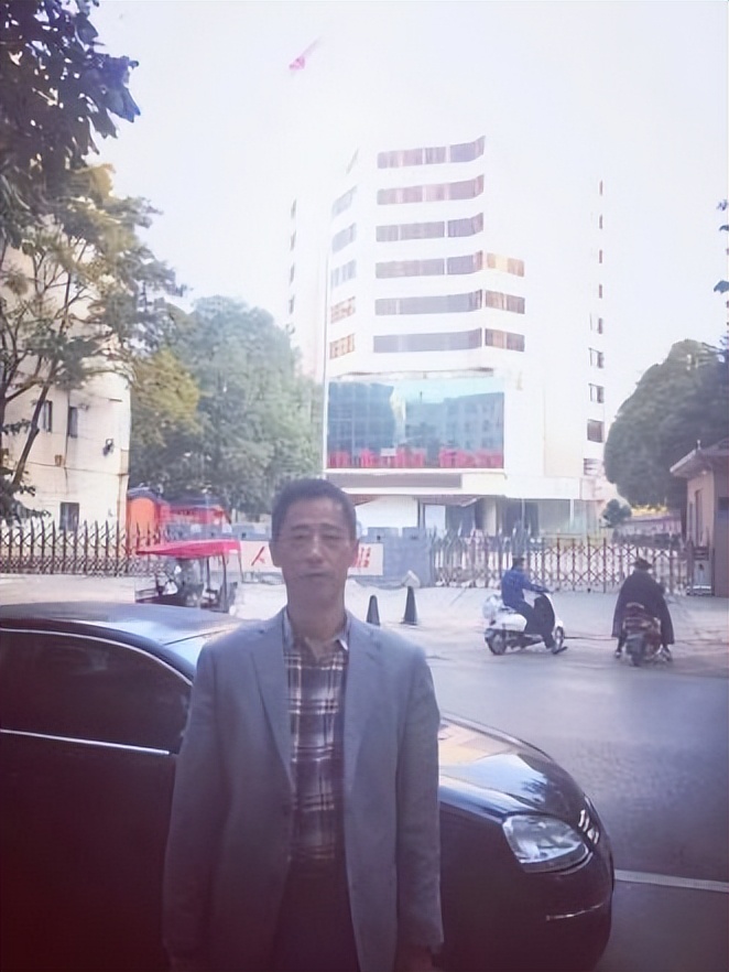 铁 路 情 缘 作者：铁二代 卢州