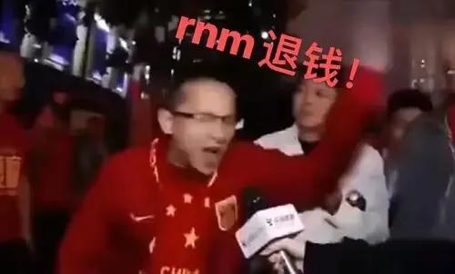 小学食堂饭菜为什么那么难吃,为什么现在学校食堂饭菜很难吃