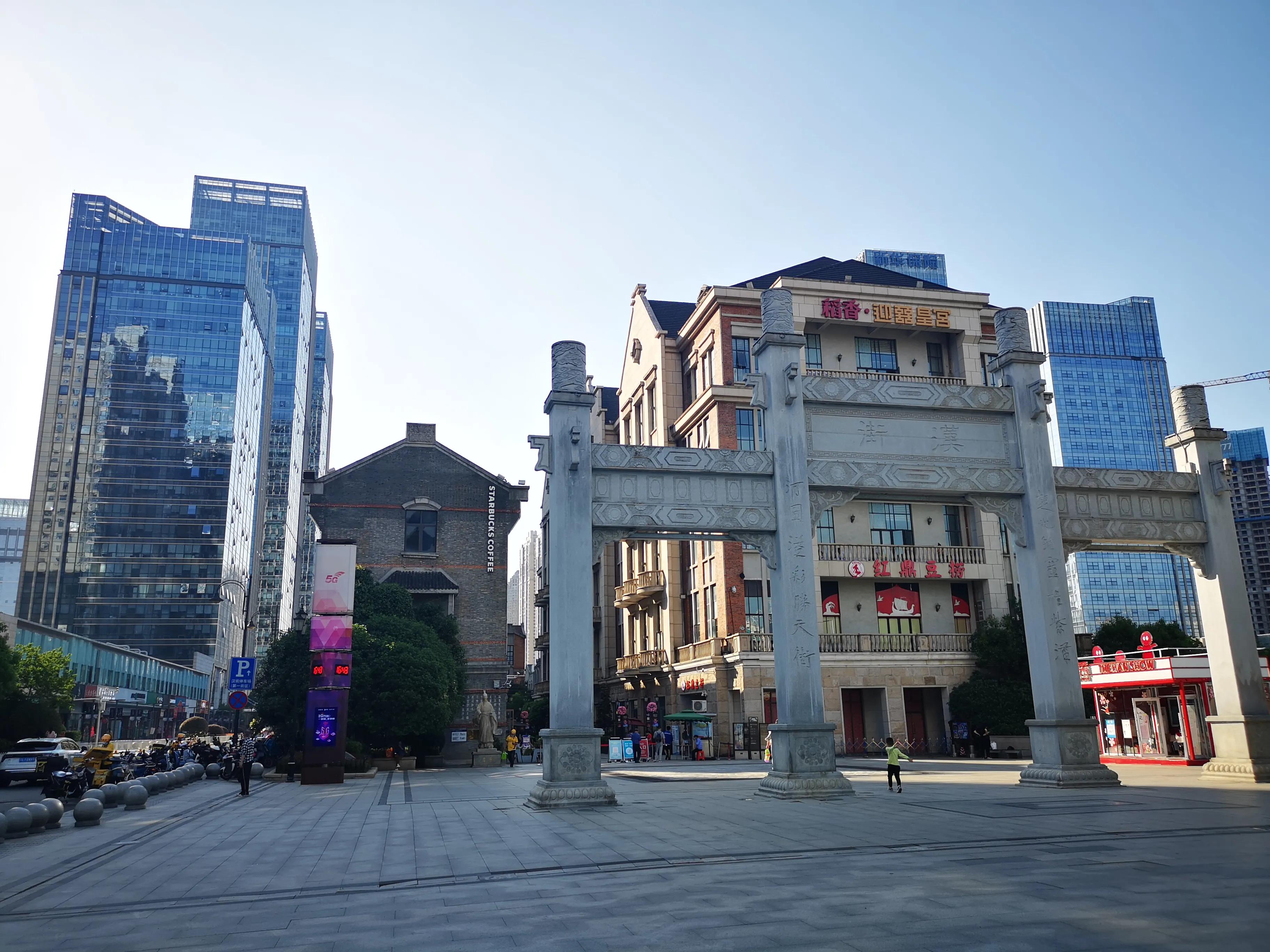 武汉恢复日常活力街头生活,武汉人回归正常生活更有信心