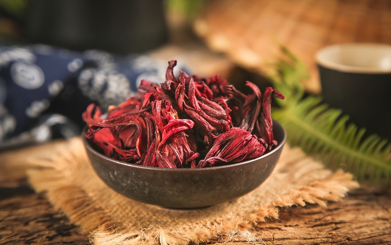 秋冬季节适合喝的养生茶女,寒冷的冬日需要一杯暖暖的养生茶