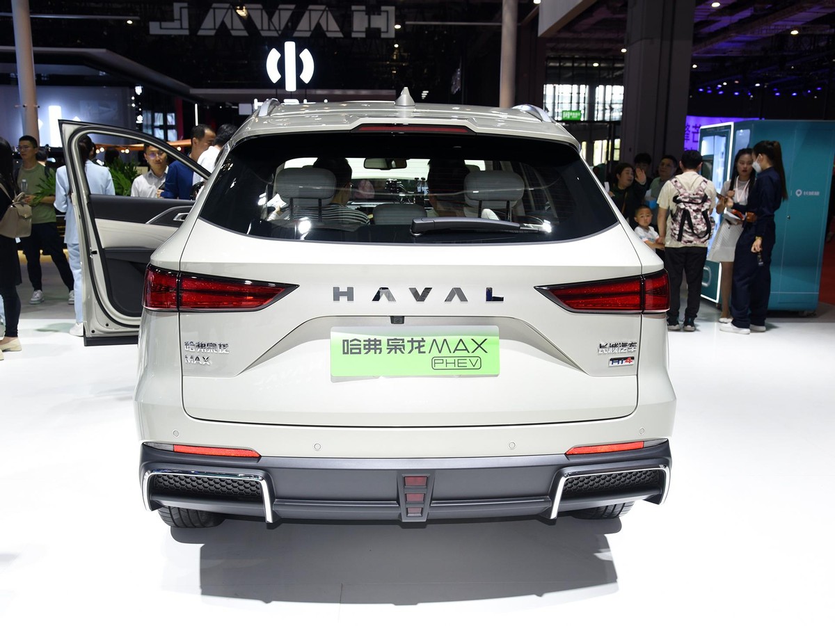 哈弗枭龙max空间宽敞智能配置丰富,哈弗枭龙max4驱