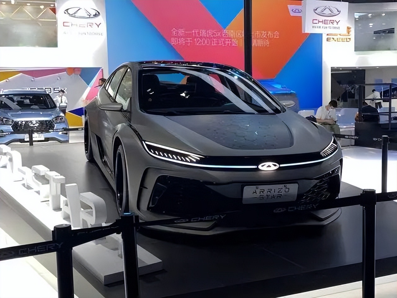 坦克300首次改款,坦克300成为爆款