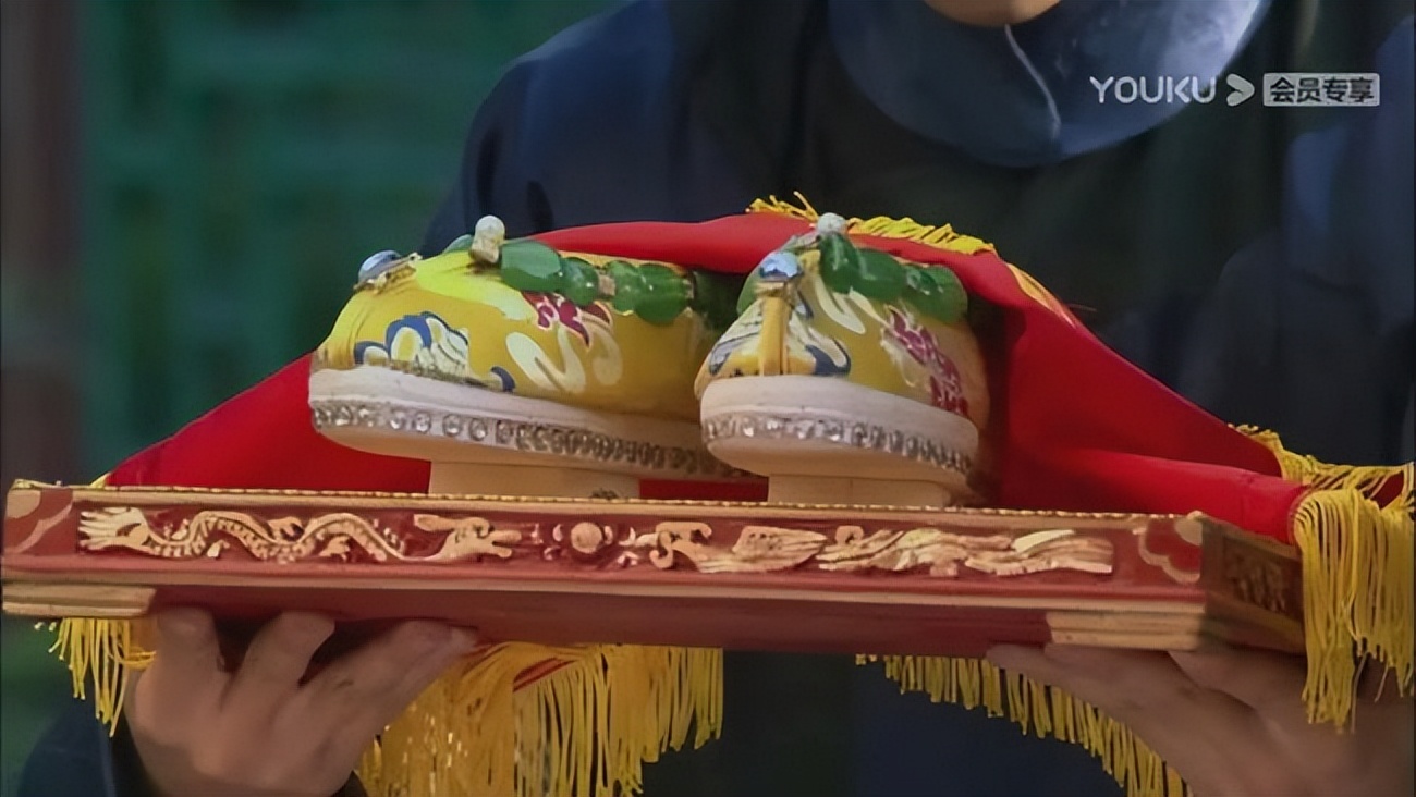 清代嫔妃为何爱穿花瓶底鞋子,古代女子为什么穿花盆鞋