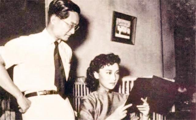 “10元小费”，金庸爱上小29岁的女侍应，妻子朱枚知道后提2要求