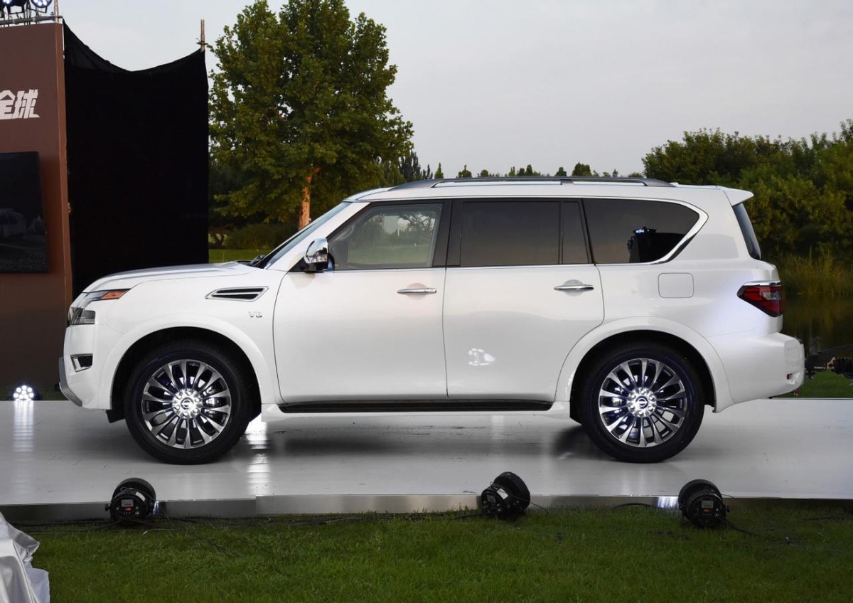 途乐armada无敌舰队旗舰版,日产途乐armada5.7排气声浪