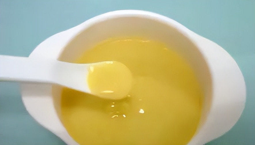 四个月的孩子做辅食视频,育儿知识六个月宝宝吃什么