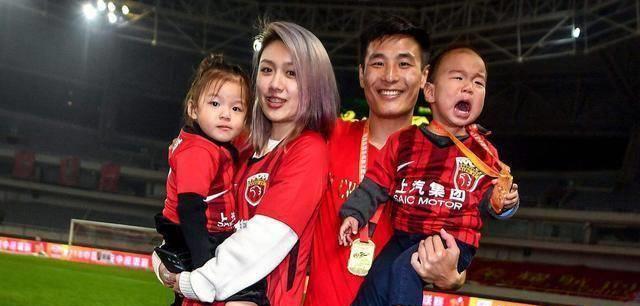 国足队长张琳芃妻子,国足张琳芃老婆图片