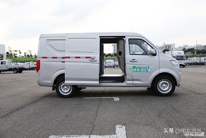 长安跨越星v5五座货箱尺寸,长安跨越星v5和睿行m60哪个货箱大