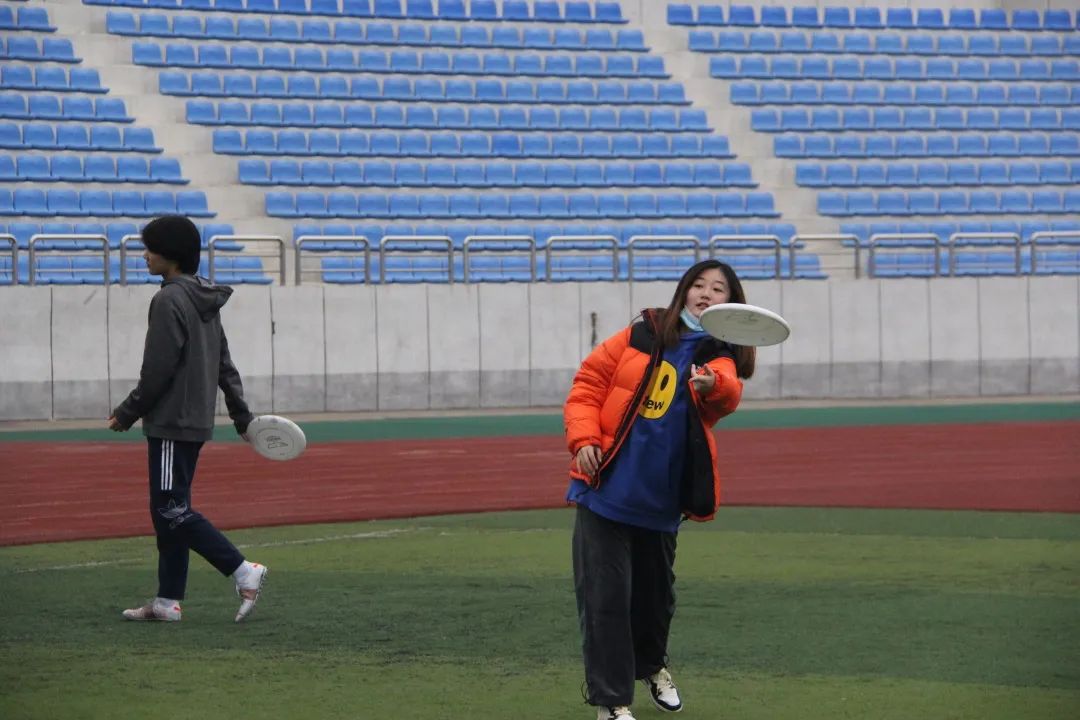 辽财足球场,辽财操场