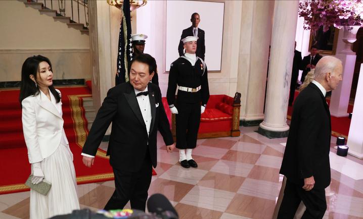 韩第一夫人,韩国第一夫人闪耀亮相国宴