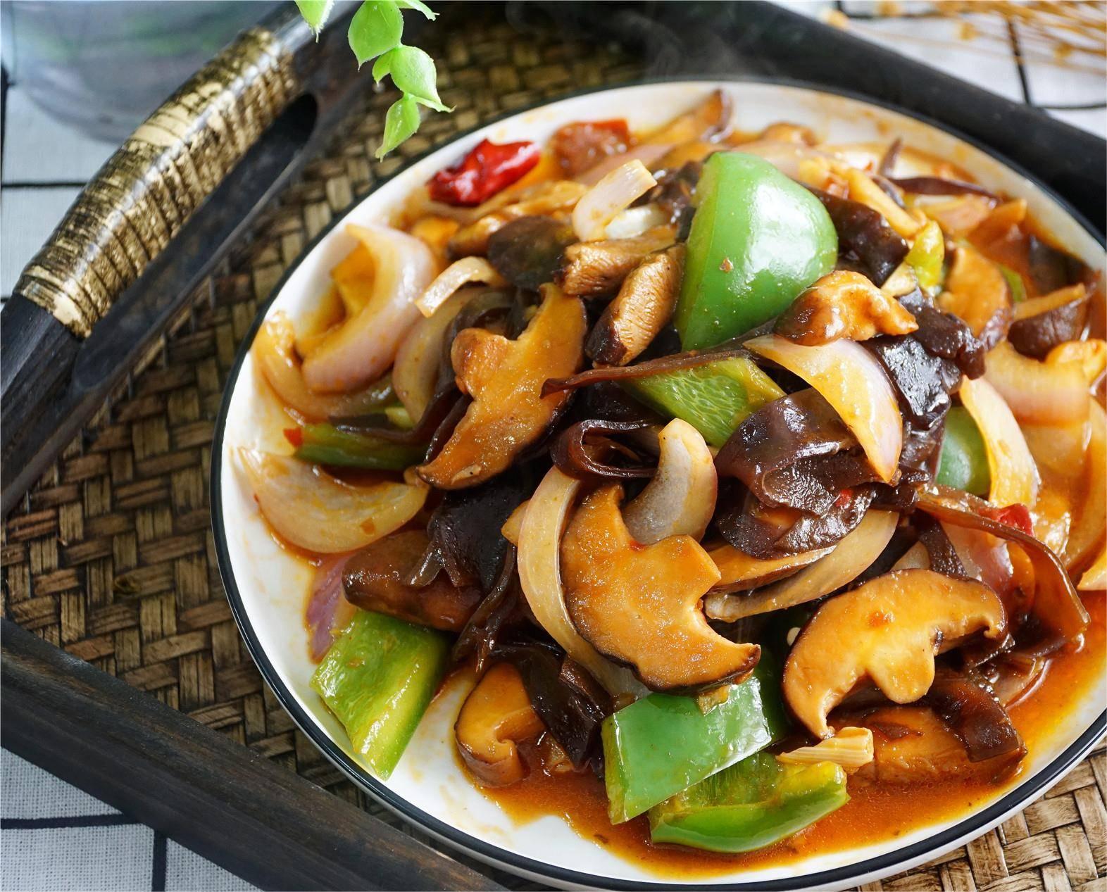 80岁老人吃芹菜有什么功效养身,土豆和芹菜的功效与作用