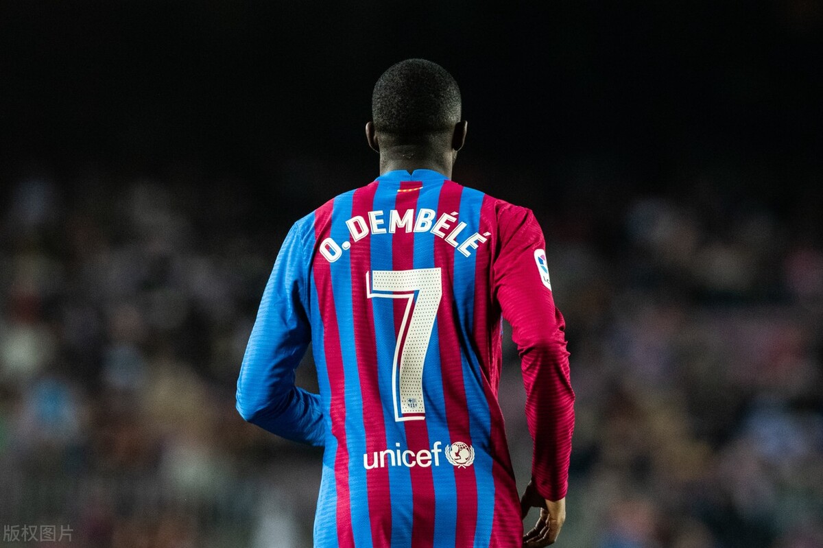 时隔八年梅西终圆梦,梅西夺得美洲杯眼含热泪