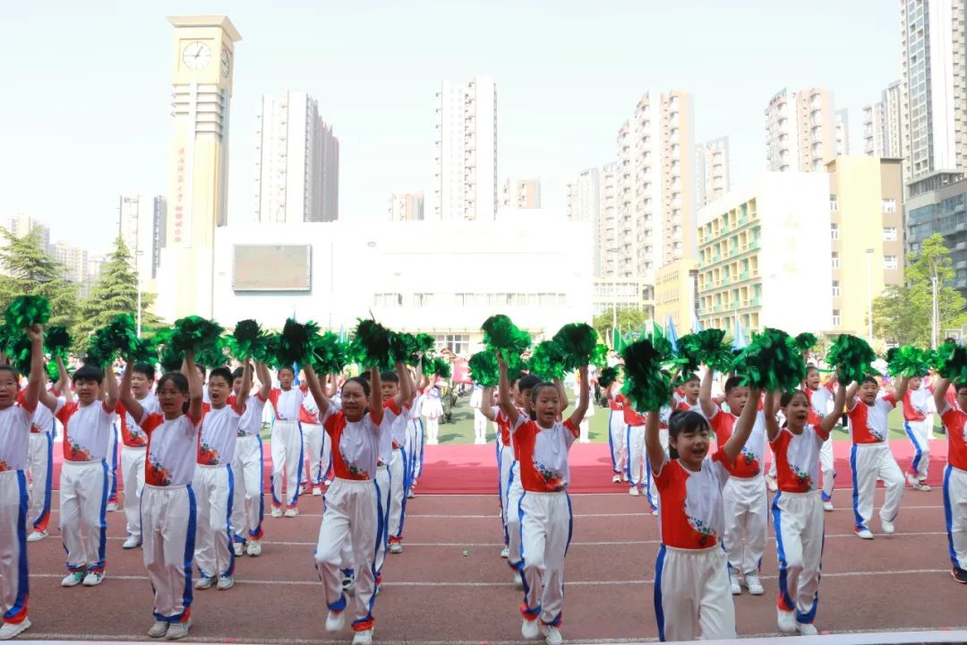 西安浐灞阳光海澜小学田径运动会,西安御锦城小学春季运动会直播