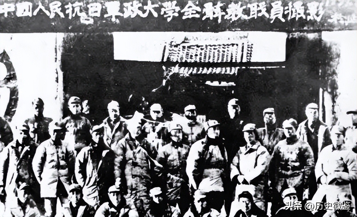 1956年毛主席视察徐州，见地委书记胡宏时突然问：四加南读什么？