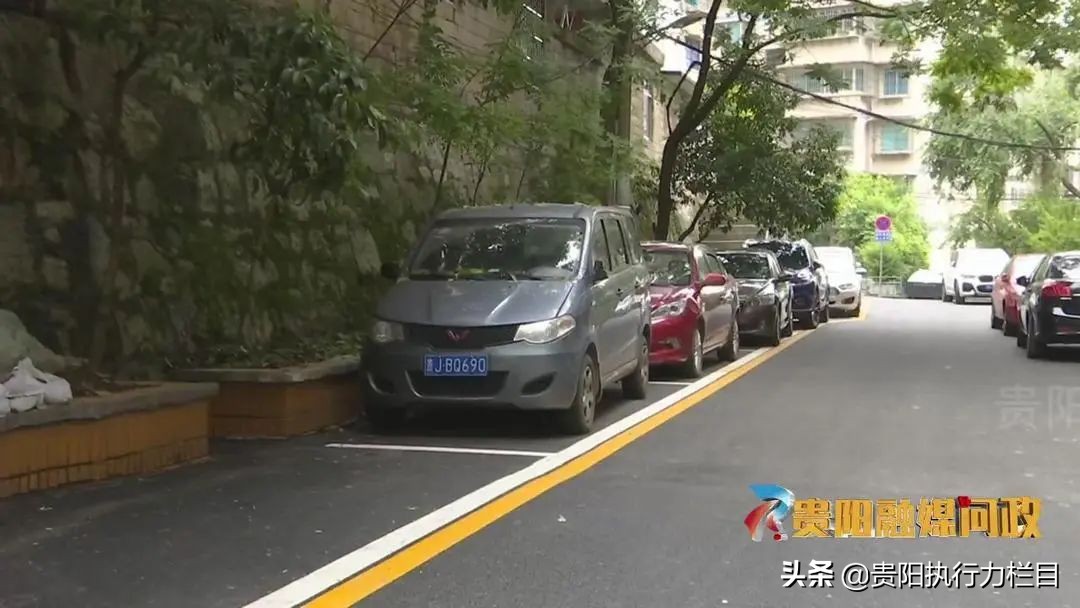 一下大雨就往外冒污水,下雨小区化粪池很臭