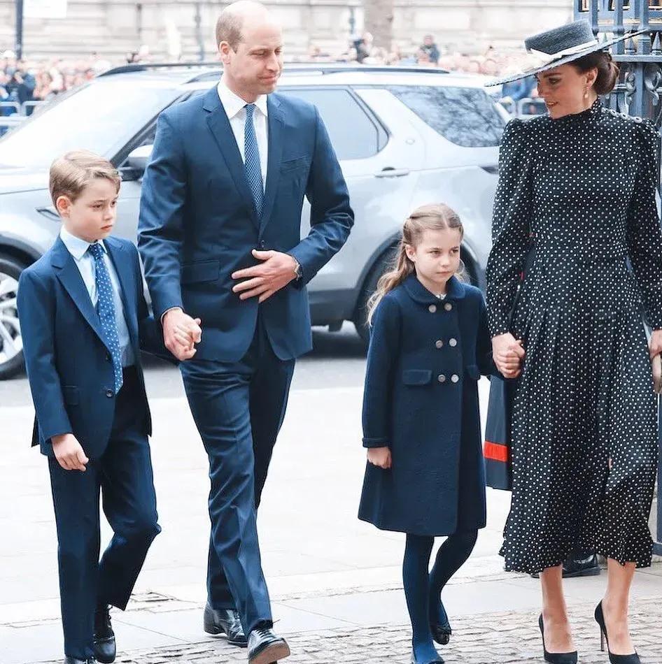 英国王室阅兵卡米拉,卡米拉孙辈参加查尔斯加冕礼