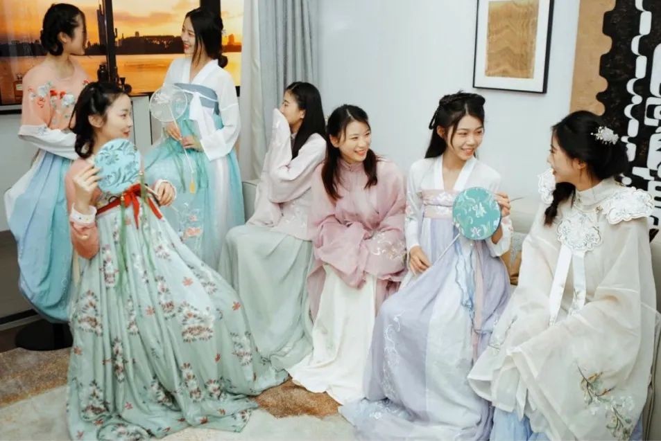 越秀服务,越秀服务创新