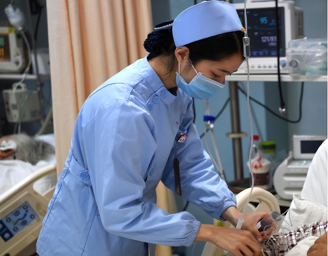 日本护士年薪一般多少,护士去日本打工工资怎么样