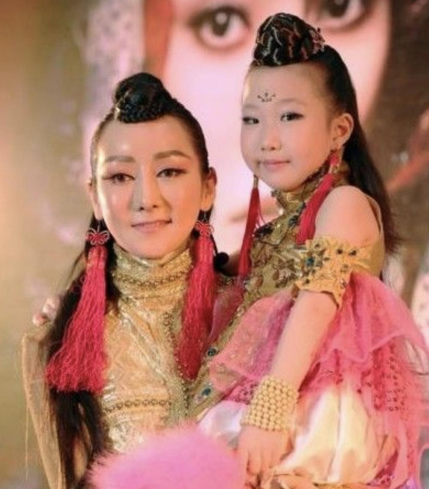 走出国门萨顶顶完整版,萨顶顶爆红后走出国门