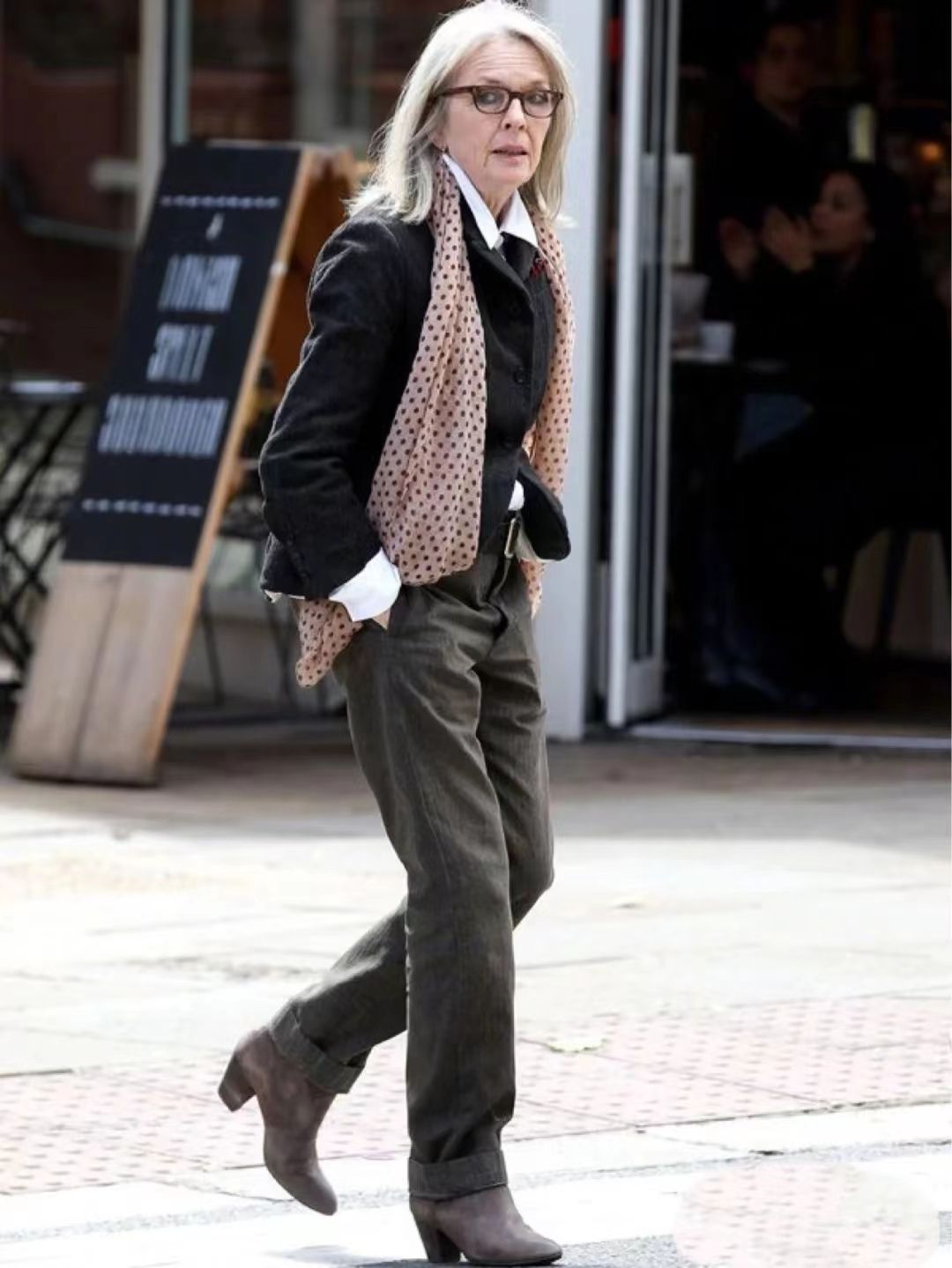 老年人适合的穿衣风格,时尚老年人衣着搭配