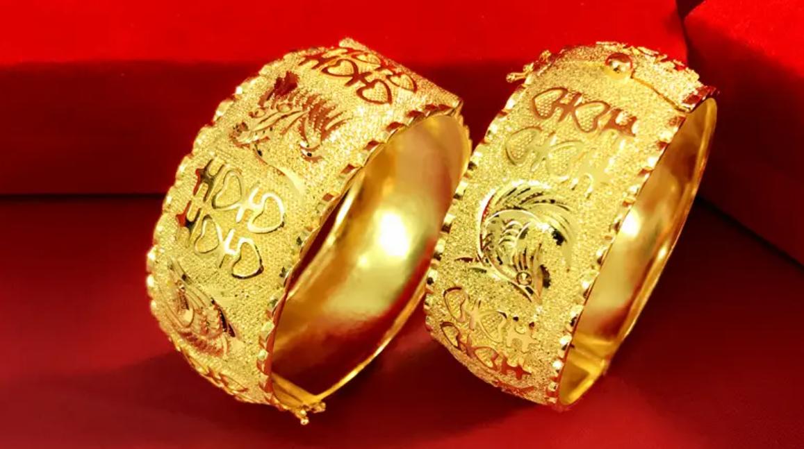 婚礼当天要戴三金是真的还是假的,结婚送三金的来历是什么