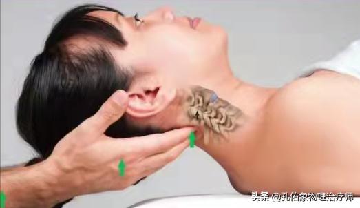 肩膀总是处于紧张状态怎么治疗,跑步肩膀僵硬怎么放松