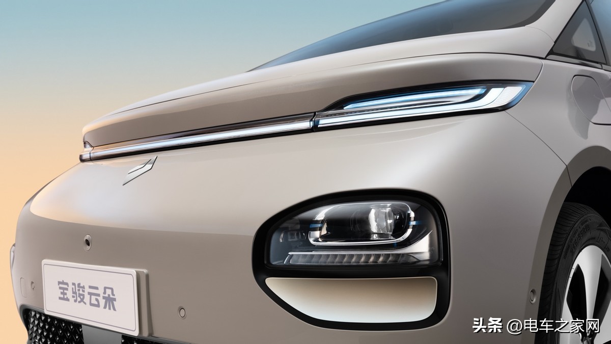 宝骏云朵天际白照片,宝骏云朵新配色