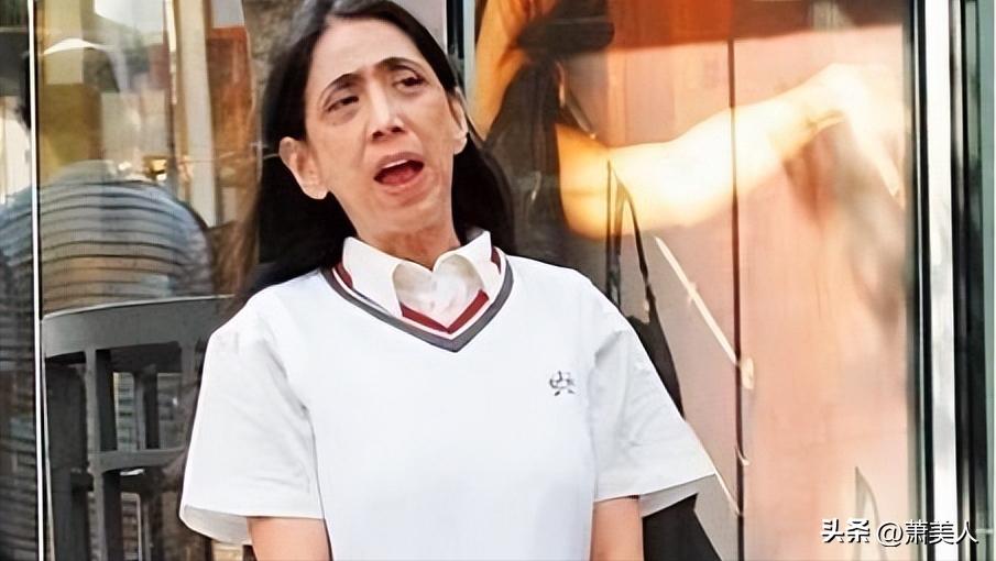 何超英：赌王掌上明珠，备受打击后变得疯癫，死后连墓碑都没有