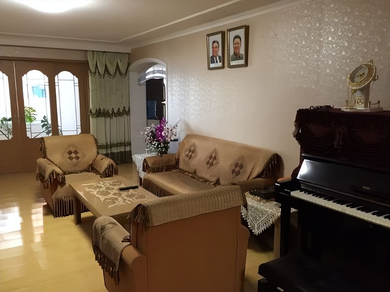 朝鲜大学教授住在哪里,央视记者探访朝鲜教授住宅