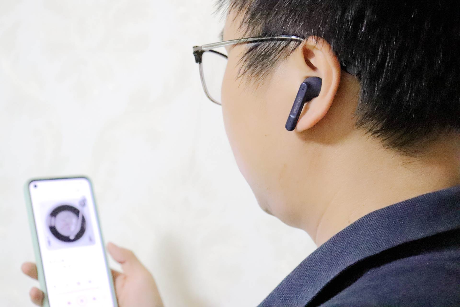 主动降噪耳机，首选双飞燕二皮B90真无线蓝牙耳机