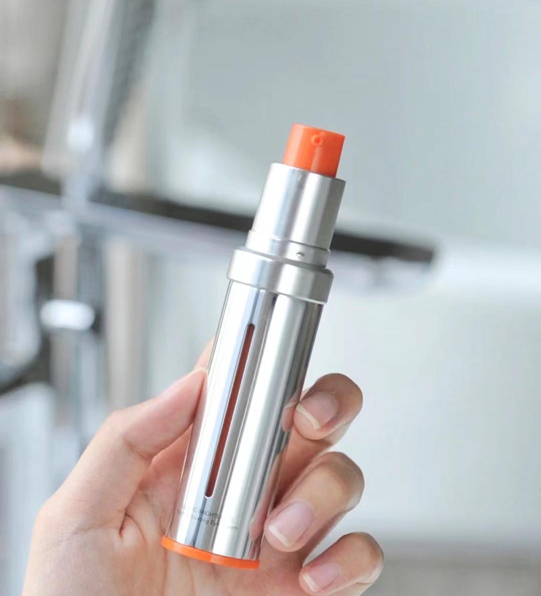 雅诗兰黛小棕瓶家族，从肌底修护开始让肌肤由内而外透亮发光