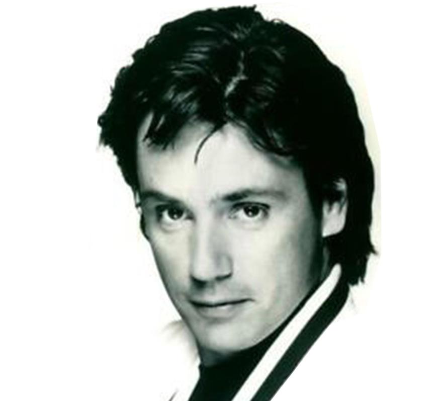 娶了巩俐的雅尔，曾有个漂亮的未婚妻，对方正是法国女神阿佳妮