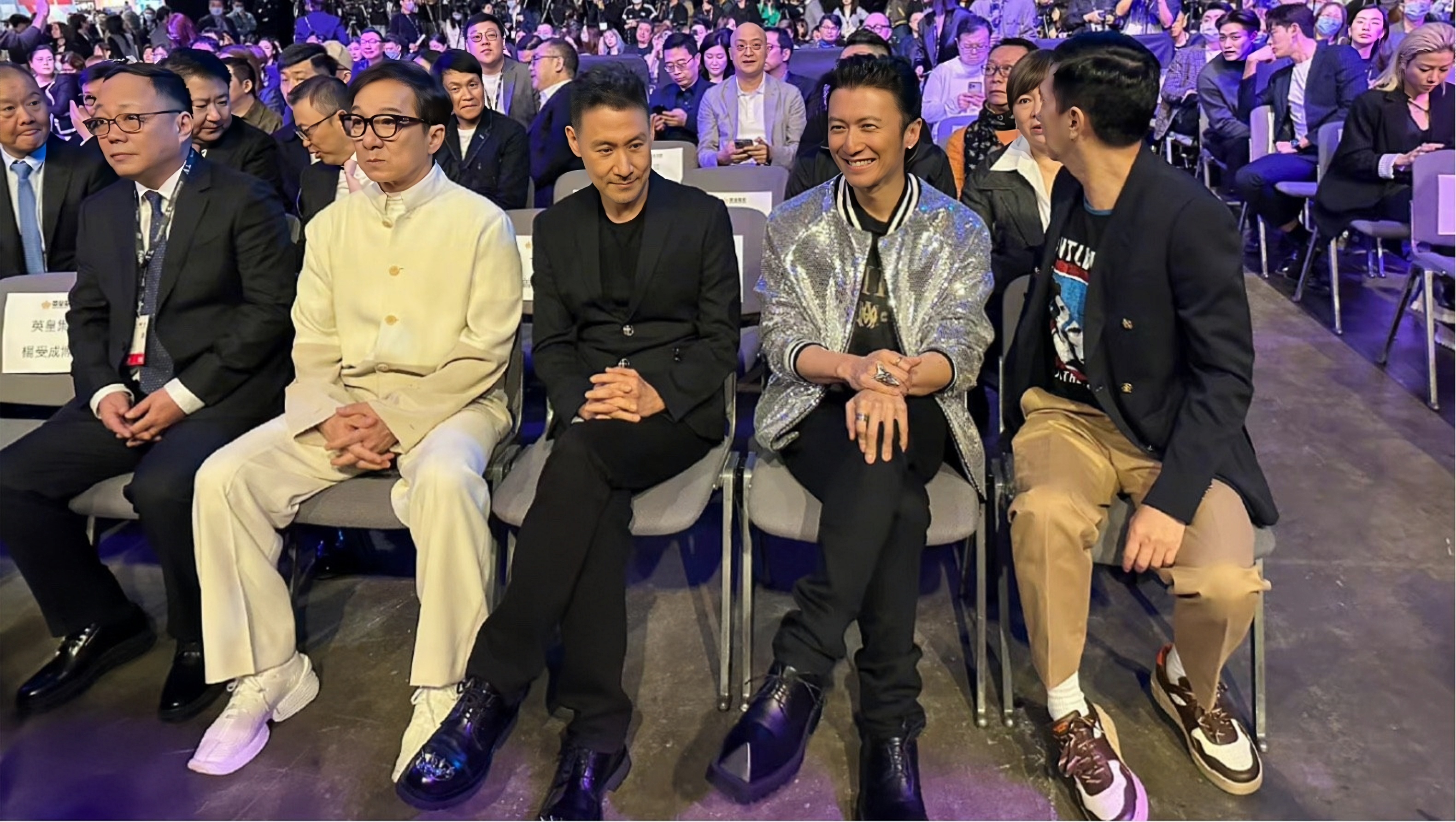 巅峰时期的谢霆锋有多么迷人,谢霆锋在香港娱乐圈什么地位