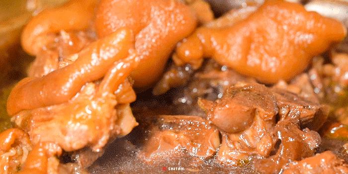 被套头了，「炸卤虎皮肥肠王」来了