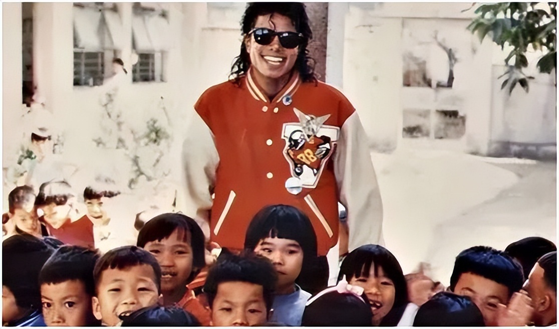 迈克尔杰克逊是因吸毒死的吗,迈克尔杰克逊因为什么原因死亡