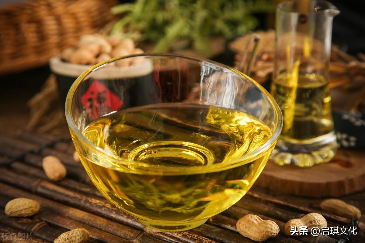 买食用油怎么买不踩坑 (买食用油买什么标准的好)