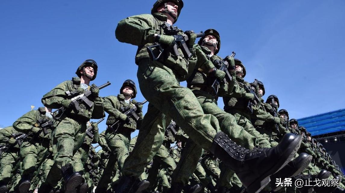 俄罗斯打击北约援乌武器基地,北约向俄展示核力量