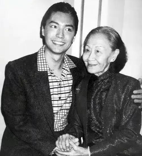 尊龙为什么孤独一生,尊龙晚年孤独