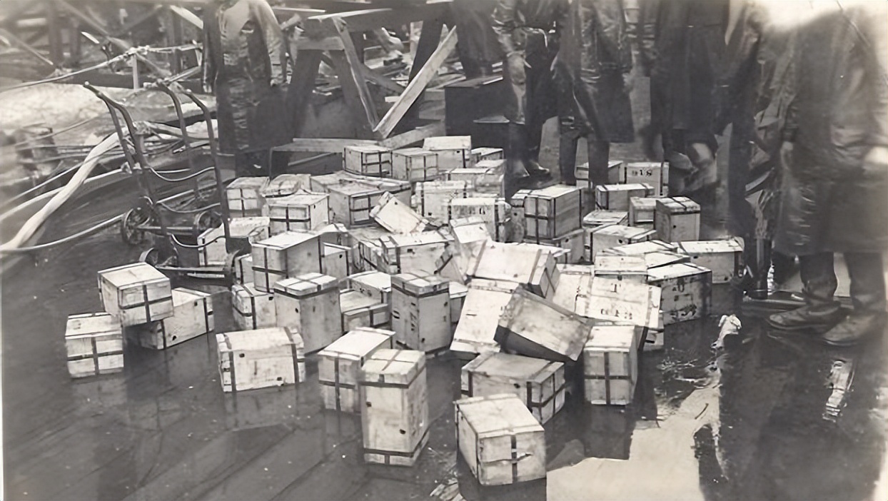 *钞伪**暗战：为搞垮英国经济，德国曾疯狂造假价值上亿英镑