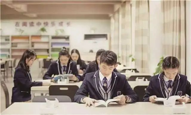 渝读悦美品见三味人文渝中充盈书香立德树人“阅”见未来