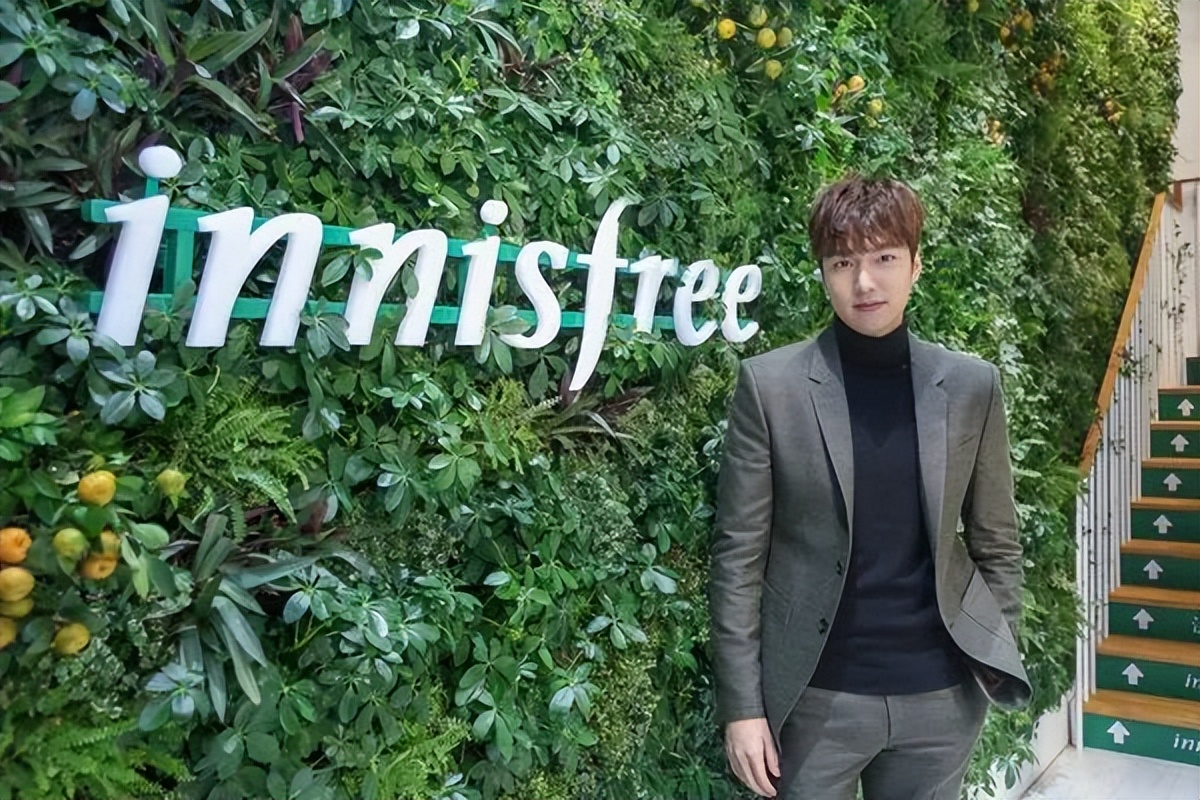 倒闭国货彩妆店铺,撤柜是倒闭吗